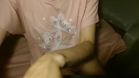 Snapshot of queenoftenderness chatting on 11-28-25, 06:43 queenoftenderness online show from 11-28-25, 06:43