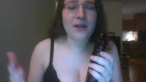 Snapshot of queenofthenights chatting on 06-06-26, 10:14 queenofthenights online show from 06-06-26, 10:14