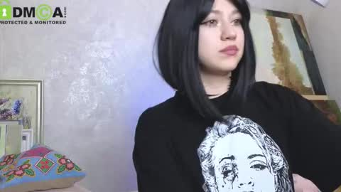 Snapshot of queenofwandss chatting on 09-23-25, 05:49 follow my new insta online show from 09-23-25, 05:49