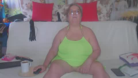 QueenPammy online show from 09-28-25, 06:52