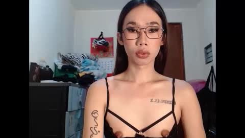 Snapshot of queenpaulaxx chatting on 12-01-25, 02:38 Paula watson online show from 12-01-25, 02:38