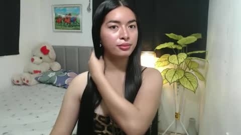 Snapshot of queenpinay69 chatting on 10-07-25, 04:37 QueenPinay69 online show from 10-07-25, 04:37