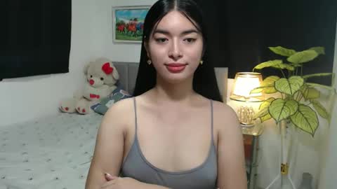 Snapshot of queenpinay69 chatting on 10-13-25, 07:25 QueenPinay69 online show from 10-13-25, 07:25