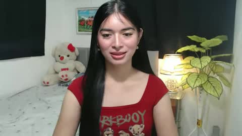 Snapshot of queenpinay69 chatting on 10-14-25, 07:47 QueenPinay69 online show from 10-14-25, 07:47