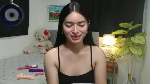 Snapshot of queenpinay69 chatting on 10-23-25, 02:16 QueenPinay69 online show from 10-23-25, 02:16