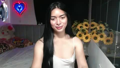 Snapshot of queenpinay69 chatting on 11-28-25, 05:10 QueenPinay69 online show from 11-28-25, 05:10