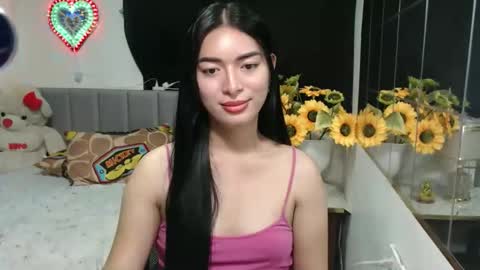 Snapshot of queenpinay69 chatting on 11-30-25, 03:16 QueenPinay69 online show from 11-30-25, 03:16