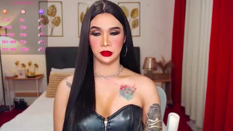 Snapshot of queenpinayhorsecock chatting on 12-05-25, 01:31 lexie online show from 12-05-25, 01:31