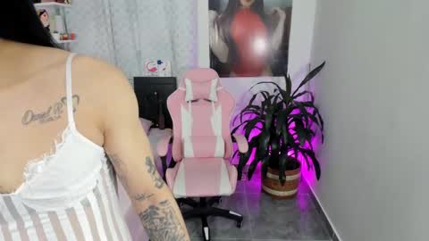 Snapshot of queenramoona_hot chatting on 09-22-25, 09:06 RAMONA ULLOA online show from 09-22-25, 09:06