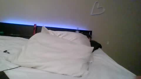 Snapshot of queensecrets chatting on 02-14-26, 11:01 queensecrets online show from 02-14-26, 11:01