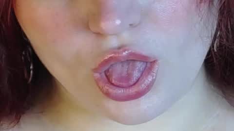 Snapshot of queenstasy chatting on 11-17-25, 07:30 Queen Stasy online show from 11-17-25, 07:30