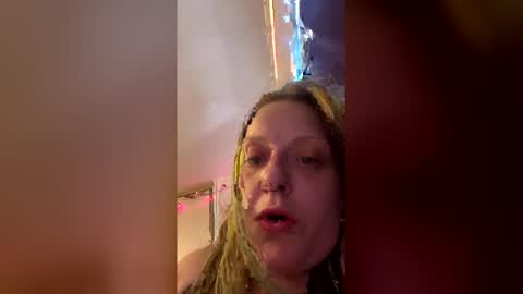 Snapshot of queenstonermami chatting on 04-18-26, 06:56 queenstonermami online show from 04-18-26, 06:56