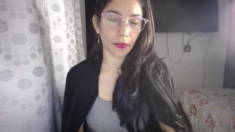 Snapshot of queenvictoria2023 chatting on 12-23-24, 06:44 Paola online show from 12-23-24, 06:44