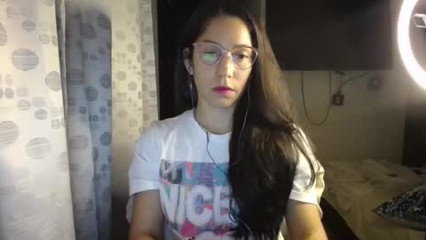 Snapshot of queenvictoria2023 chatting on 01-18-25, 04:26 Paola online show from 01-18-25, 04:26