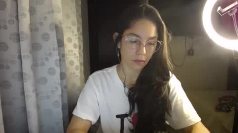 Snapshot of queenvictoria2023 chatting on 01-21-25, 03:59 Paola online show from 01-21-25, 03:59