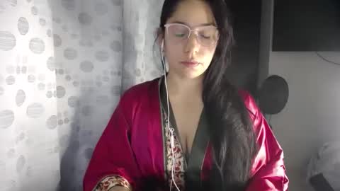 Paola online show from 05-14-26, 03:35
