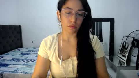 Paola online show from 07-31-26, 04:23