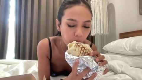 quelc538 online show from 04-12-26, 02:05