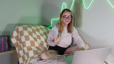 Snapshot of quervoqueen1 chatting on 12-02-24, 03:04 Bri online show from 12-02-24, 03:04