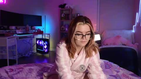 Snapshot of quervoqueen1 chatting on 01-09-25, 02:43 Bri online show from 01-09-25, 02:43