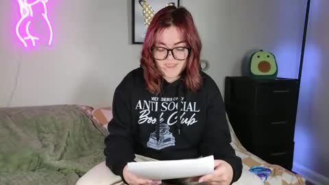 Snapshot of quervoqueen1 chatting on 02-19-25, 03:39 Bri online show from 02-19-25, 03:39