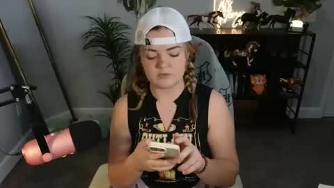 Snapshot of quervoqueen1 chatting on 11-23-25, 02:00 Bri online show from 11-23-25, 02:00