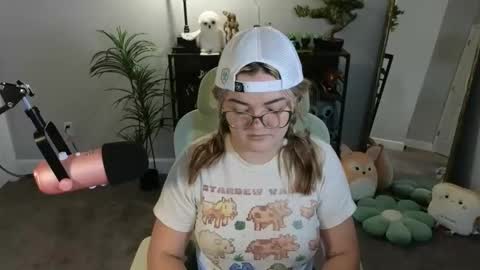 Snapshot of quervoqueen1 chatting on 11-27-25, 04:03 Bri online show from 11-27-25, 04:03