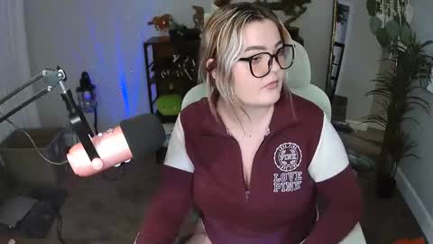 Snapshot of quervoqueen1 chatting on 06-04-26, 02:06 Bri online show from 06-04-26, 02:06