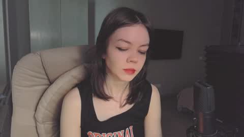 Snapshot of quietluxury chatting on 05-31-26, 11:50 quietluxury online show from 05-31-26, 11:50
