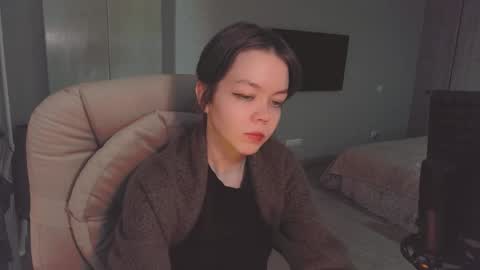 Snapshot of quietluxury chatting on 06-03-26, 02:33 quietluxury online show from 06-03-26, 02:33