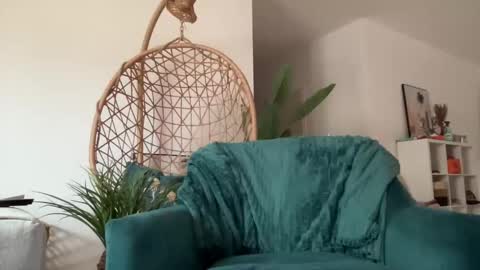 Snapshot of quinnyelena chatting on 01-22-25, 12:17 Quinnyelena online show from 01-22-25, 12:17