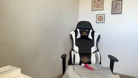 Quinnyelena online show from 10-30-25, 09:22