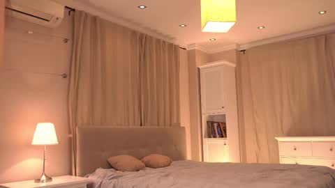 Snapshot of qwelbi chatting on 11-19-25, 05:13 kiri online show from 11-19-25, 05:13