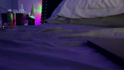 qwerty online show from 10-17-25, 08:28