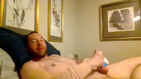 qwertyuiop1357900 online show from 11-08-25, 04:07