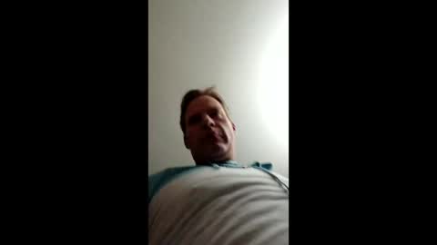 Snapshot of r04233054 chatting on 04-19-26, 02:27 r04233054 online show from 04-19-26, 02:27