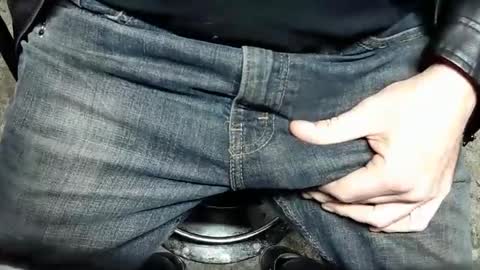 Snapshot of r27822204 chatting on 01-06-25, 05:52 r2424 online show from 01-06-25, 05:52