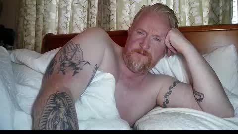 Snapshot of r_o_h_a_n chatting on 09-17-25, 08:05 r_o_h_a_n online show from 09-17-25, 08:05