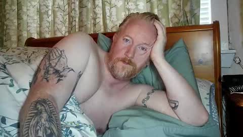 Snapshot of r_o_h_a_n chatting on 09-30-25, 08:08 r_o_h_a_n online show from 09-30-25, 08:08