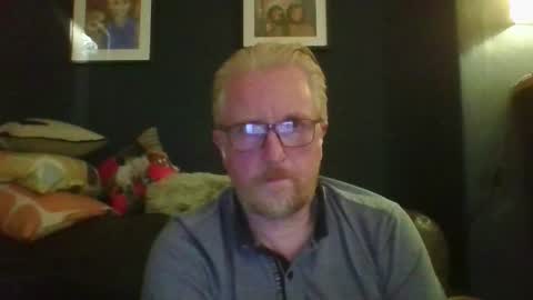 Snapshot of r_o_h_a_n chatting on 10-01-25, 11:33 r_o_h_a_n online show from 10-01-25, 11:33