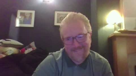 Snapshot of r_o_h_a_n chatting on 10-05-25, 01:04 r_o_h_a_n online show from 10-05-25, 01:04