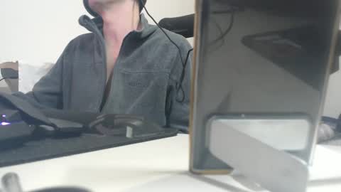 Snapshot of raccon68 chatting on 01-06-25, 11:09 Raccoon68 online show from 01-06-25, 11:09