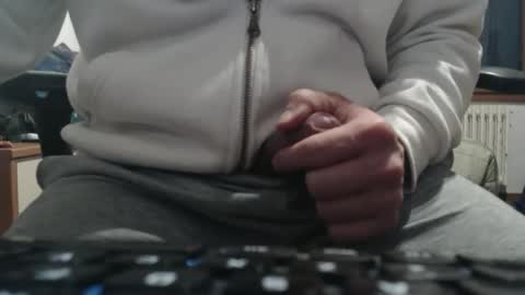 Snapshot of raccon68 chatting on 02-11-26, 09:58 Raccoon68 online show from 02-11-26, 09:58