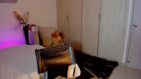 natalia  -  online show from 09-09-25, 02:22