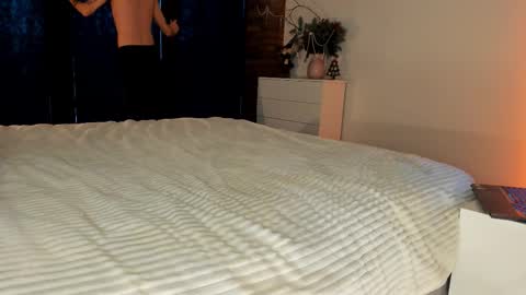 Sherryl online show from 12-16-25, 08:41