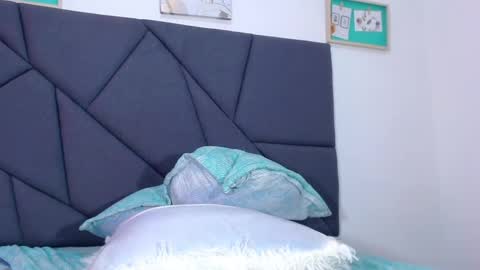 Snapshot of rachelbrown_ chatting on 12-27-24, 06:20 MALIKA Z online show from 12-27-24, 06:20