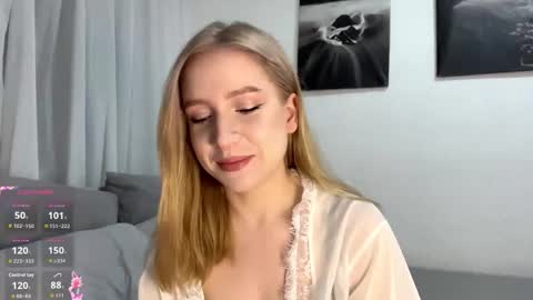 Snapshot of rachellegentile chatting on 01-07-26, 08:55 Alice online show from 01-07-26, 08:55