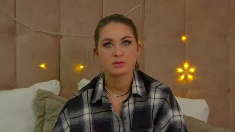 Snapshot of rachellsimpson chatting on 12-19-24, 10:21 RachellSimpson online show from 12-19-24, 10:21