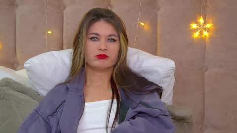 Snapshot of rachellsimpson chatting on 12-23-24, 10:23 RachellSimpson online show from 12-23-24, 10:23