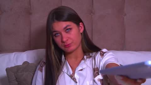 Snapshot of rachellsimpson chatting on 01-16-25, 04:38 RachellSimpson online show from 01-16-25, 04:38